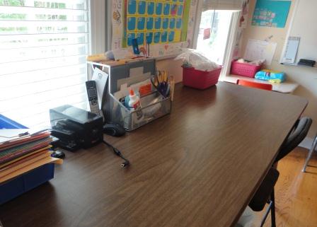 Mamas Desk from Side